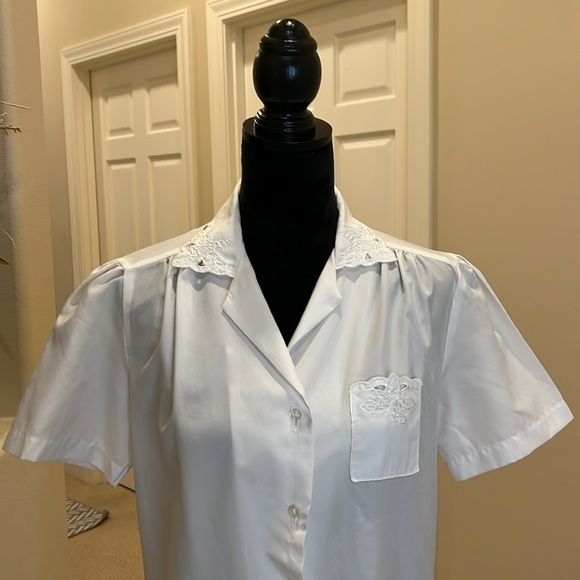 Vintage Rhapsody White Short Sleeve Embroidered Blouse - Picture 2 of 7